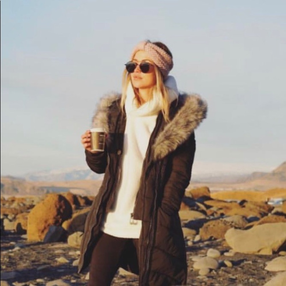 Aritzia Women’s TNA Sweatshirt